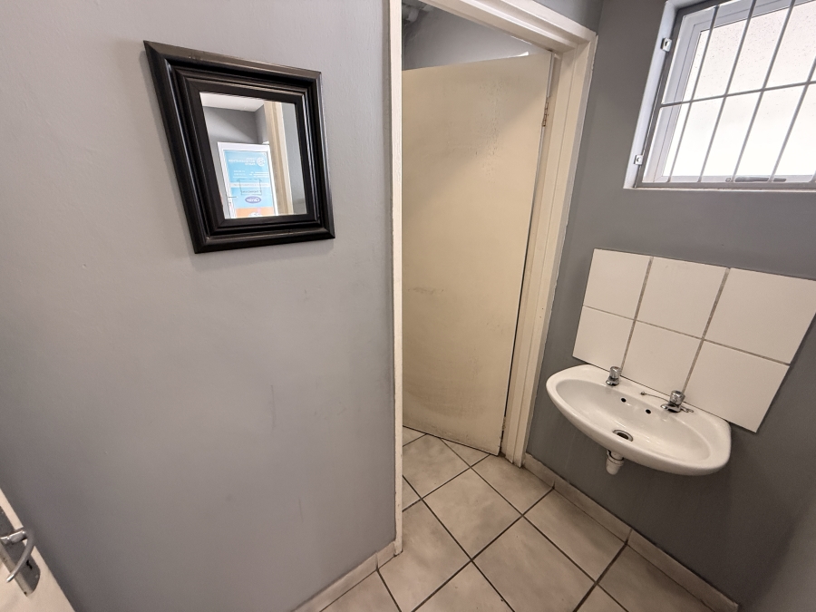 To Let Commercial Property for Rent in Parow Industrial Western Cape